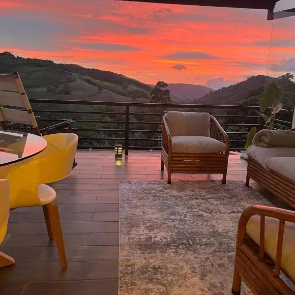 Yaloco House Monteverde，位于蒙泰韦尔德哥斯达黎加的酒店