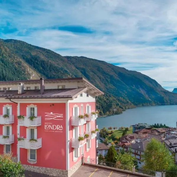 Hotel Londra Slow Living Molveno，位于安达洛的酒店