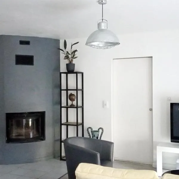 Maison avec terrasse，位于Fesches-le-Châtel的酒店
