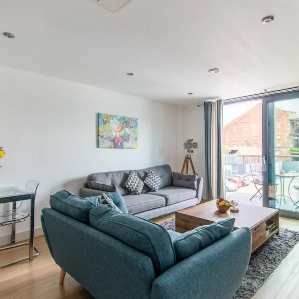 Beautiful 1 Bedroom Apartment with parking in Gloucester Docks，位于格洛斯特的酒店