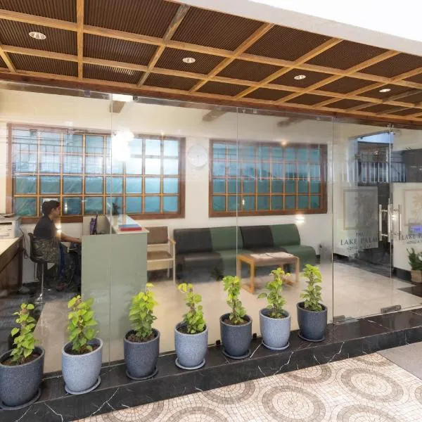 The Lake Palm Hotel，位于加尔各答的酒店