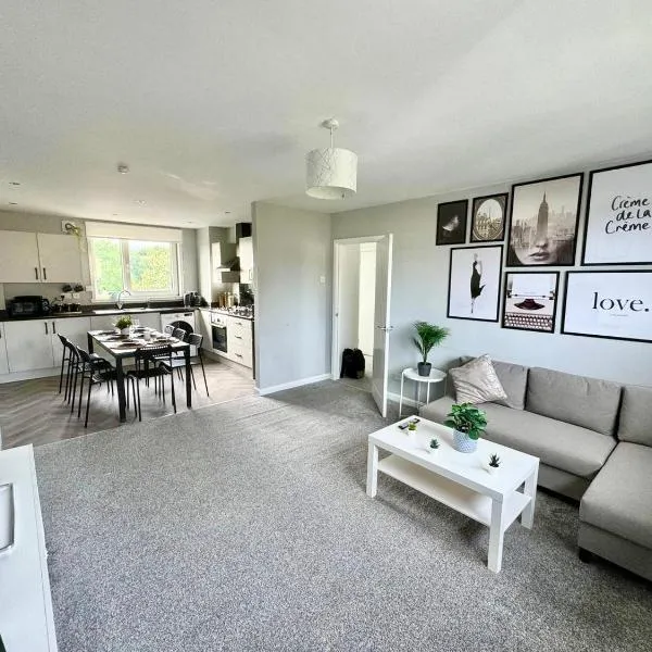 ClydeBank Brand new 3BDR Home, Glasgow，位于克莱德班克的酒店