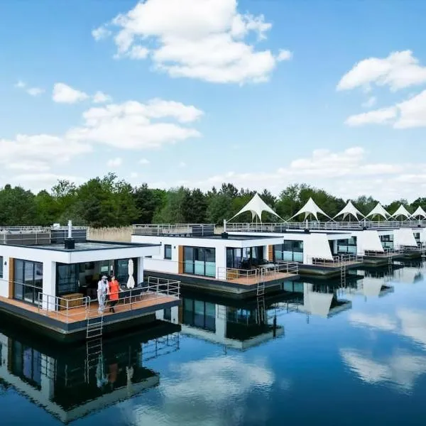 Hausboot Queen oder King，位于费茨肖的酒店