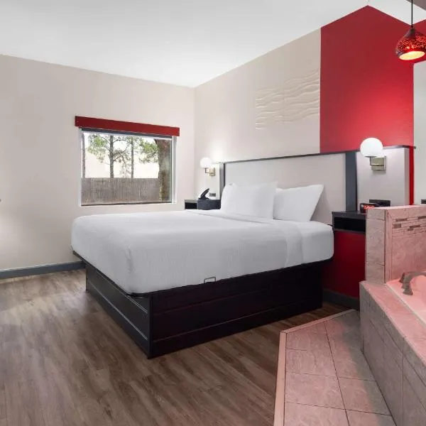 华美达格罗夫酒店，位于洛克斯特格罗夫的酒店