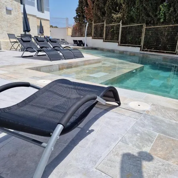 Habitaciones independientes con baño - Villas Costa del Sol，位于贝纳哈拉菲的酒店