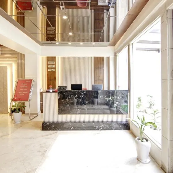 Marks Hotel & Banquet，位于诺伊达的酒店