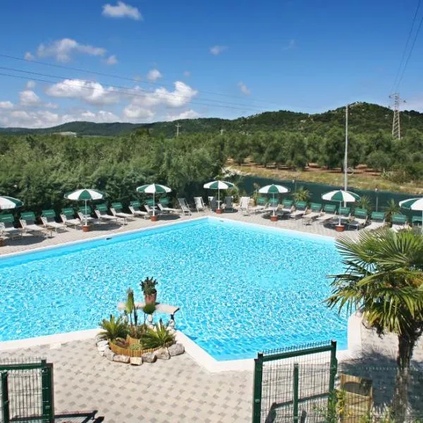 Villaggio Club Degli Ulivi，位于维耶斯泰的酒店