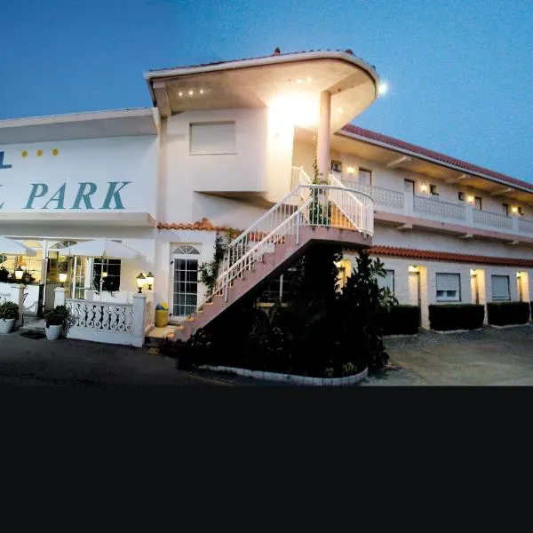 水晶公园酒店，位于比纳罗斯的酒店