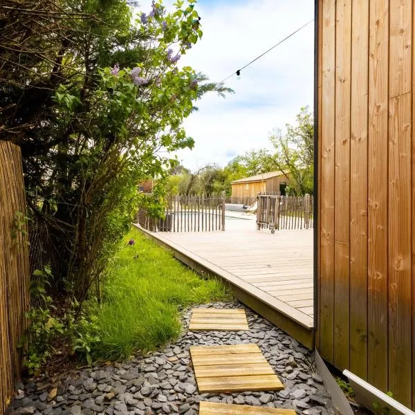 Chambres d'hôtes avec jacuzzi privatif uniquement pour le studio，位于梅里尼亚克的酒店