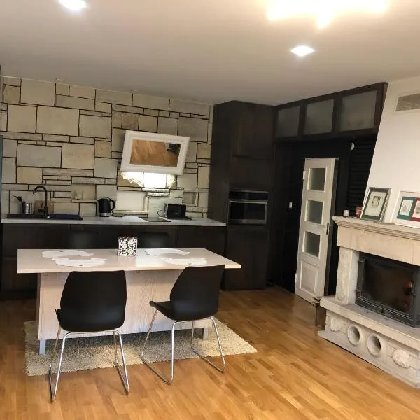 Aavik Apartment，位于库雷萨雷的酒店