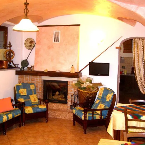 安蒂科博尔戈客房出租住宿加早餐旅馆，位于Villar Focchiardo的酒店