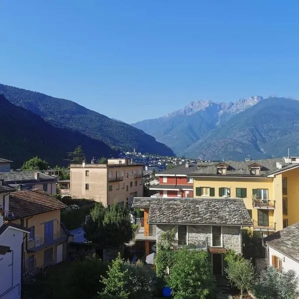 Apartment in Chiavenna，位于基亚文纳的酒店