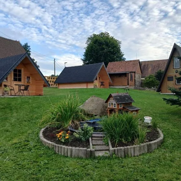 Bei Zittau Ferienwohnung Frieda mit Camping und Biker Hütten am Zittauer Gebirge，位于奥伊宾的酒店