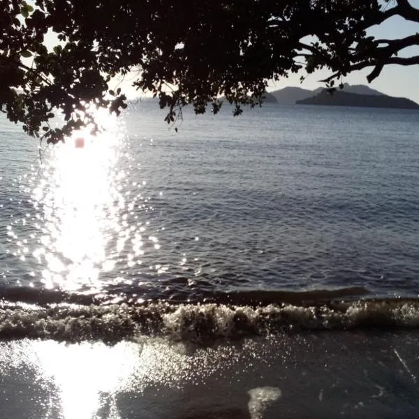 appartement avec grande terrasse proche de la mer，位于Kani Keli的酒店