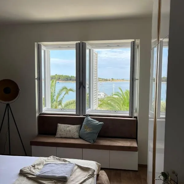 Portunata Penthouse，位于诺瓦利娅的酒店