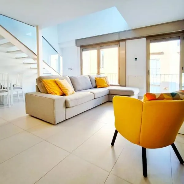 Moderno Apartamento Dúplex en Terrassa Centro，位于特拉萨的酒店