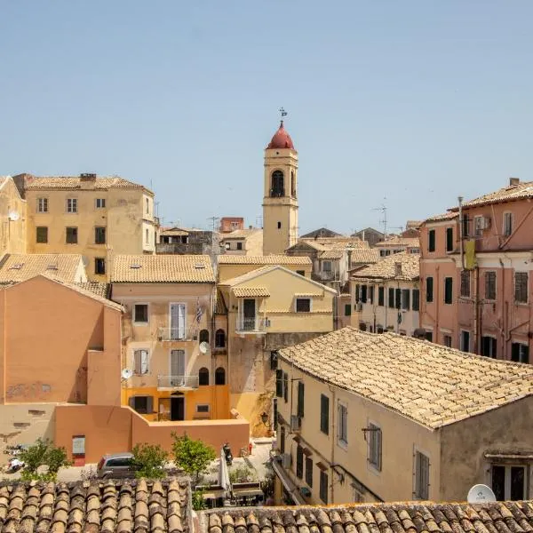 Eleni's Spacious Apartment with Balcony Corfu Old Town，位于科孚镇的酒店
