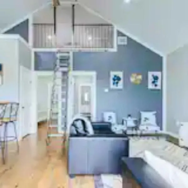 Cozy Seaside Cottage Escape，位于Gilchrist的酒店