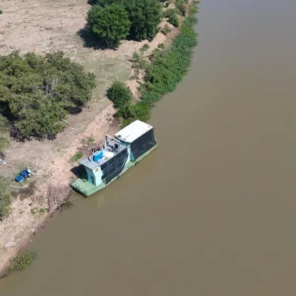 Barco Casa Pantanal Toca da Onça，位于波科内的酒店