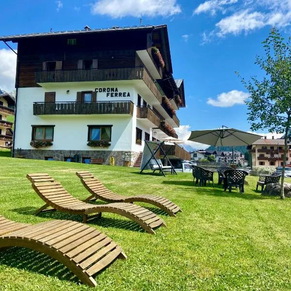 Hotel Corona Ferrea，位于萨帕达的酒店