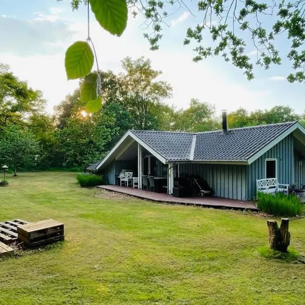 3 Bedroom Stunning Home In Give，位于吉弗的酒店