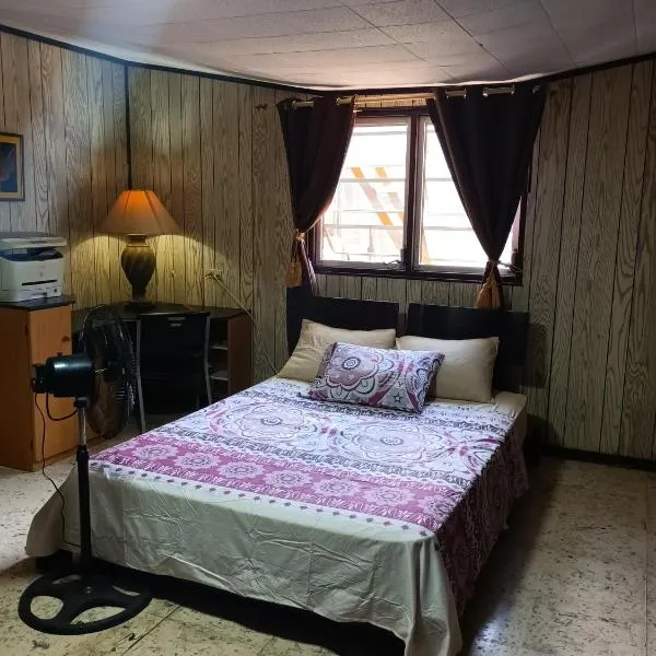 Backpack Cabin A12892，位于奥拉涅斯塔德的酒店