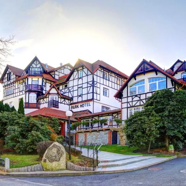 库尔温泉公园酒店，位于希维拉杜夫-兹德鲁伊的酒店