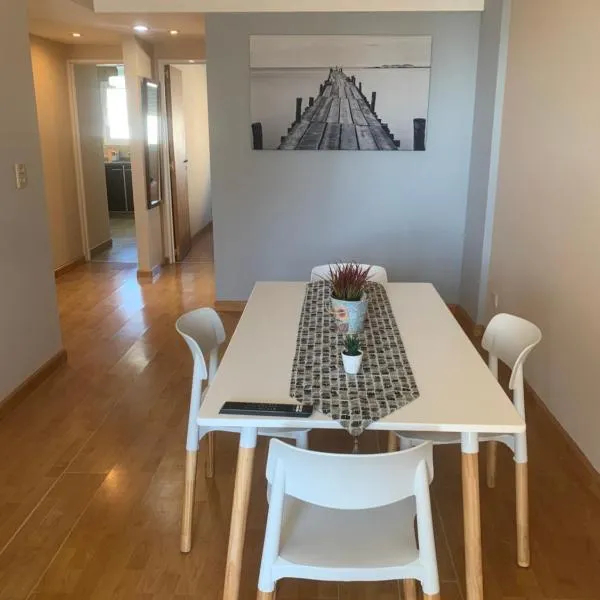 Claudet !!，位于Banfield的酒店