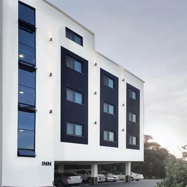 Pension Inn，位于巨济的酒店