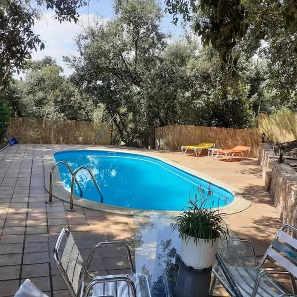 Begur Estudi en finca per a 4p Piscina Privada，位于巴古尔的酒店