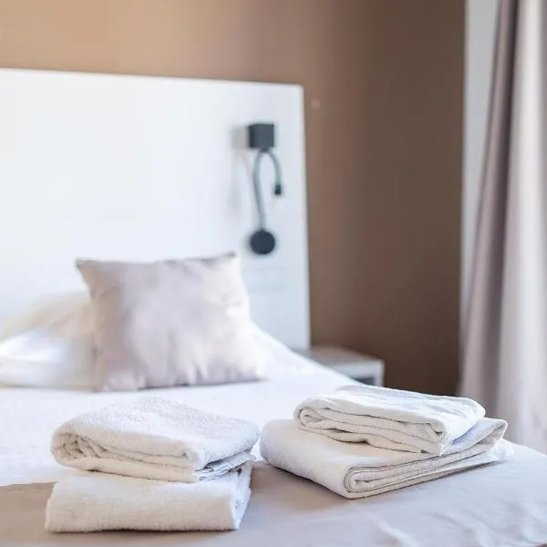 Planet Hotels BLUE，位于埃尔阿雷纳尔的酒店