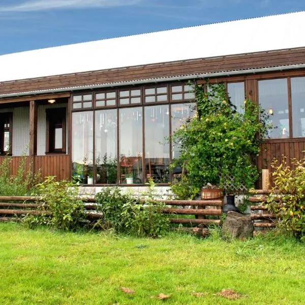 拉温住宿加早餐旅馆，位于凯夫拉维克的酒店