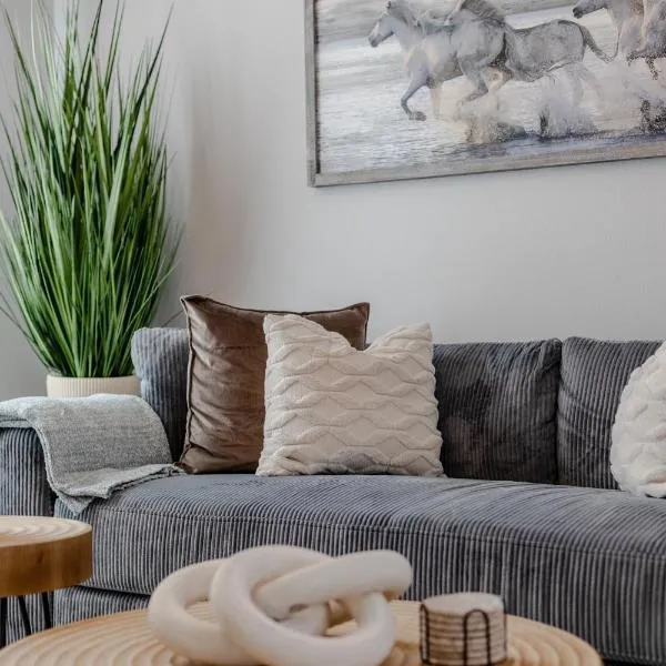 Ocala Modern Oasis 5 minutes to World Equestrian Center，位于奥卡拉的酒店