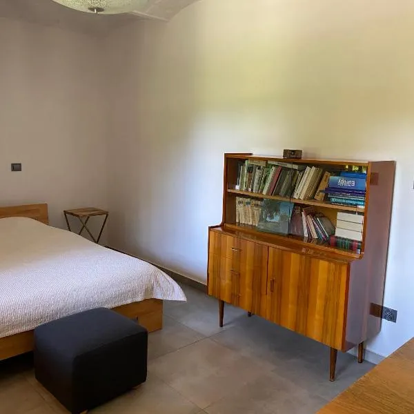 Agroturystyka Borów - pokoje，位于Prusice的酒店