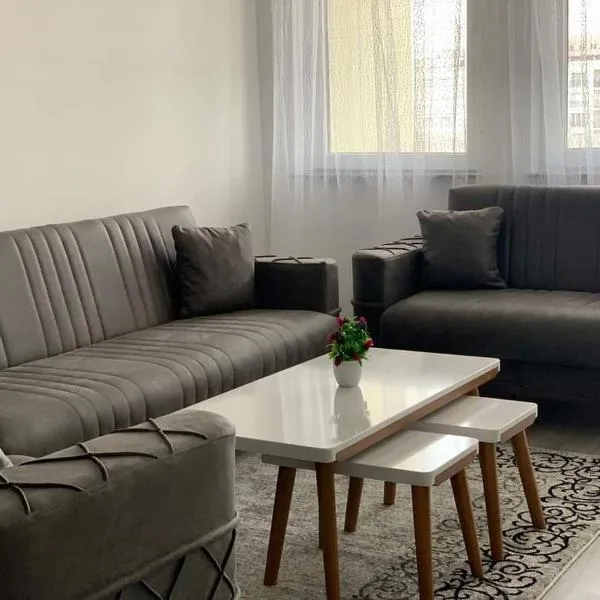 Dua Apartment Fushe Kosova，位于Mazgit的酒店