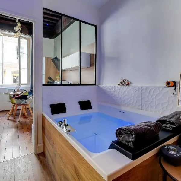 Le Duché - Séjour romantique avec balnéo privative - Dijon centre，位于第戎的酒店