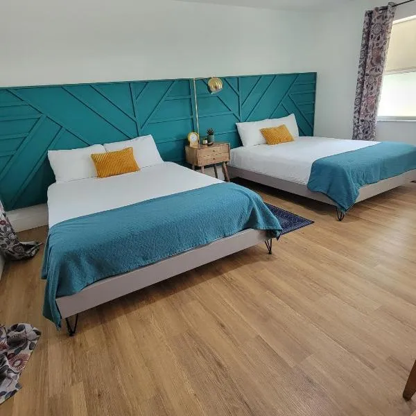 Cindy’s Motel & RV Park，位于Mayo的酒店