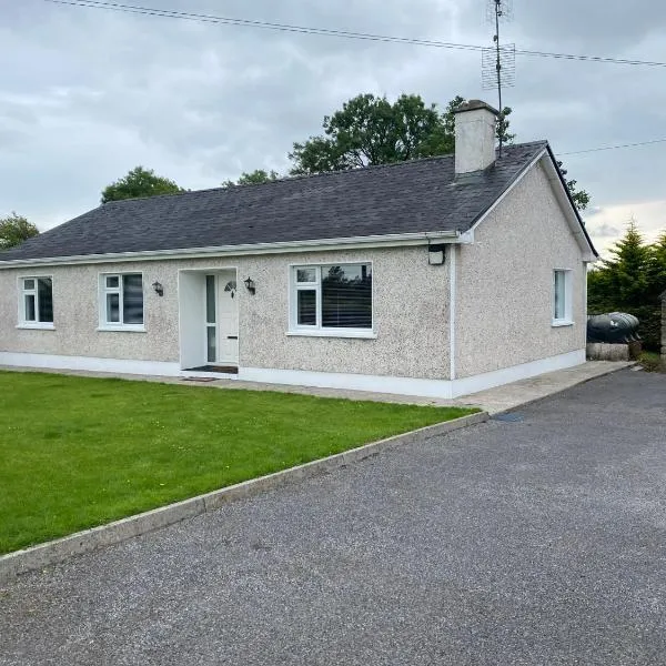 3 Bedroom Bungalow in Kiltimagh，位于诺克的酒店