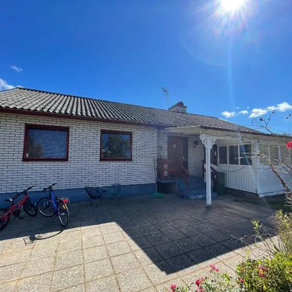 Entire house for 5 person close to the beach，位于Bergkvara的酒店