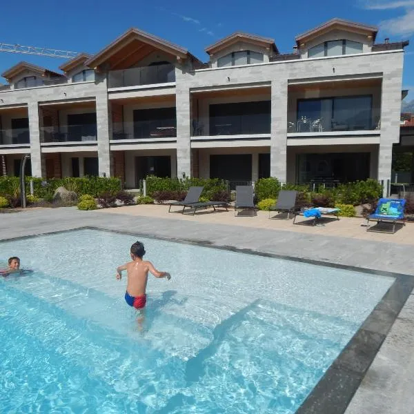Lago Dorato Roxy Apartament，位于科利科的酒店