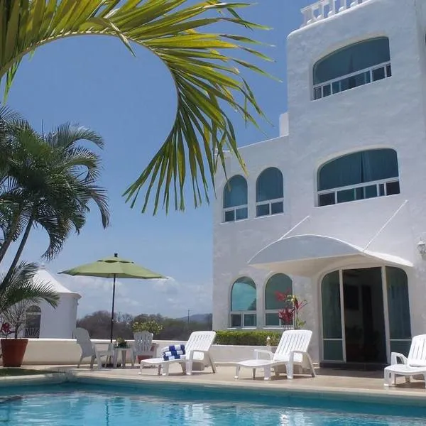 Manzanillo-Private Pool - Ocean Views，位于曼萨尼约的酒店