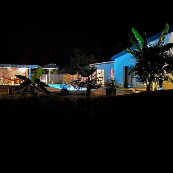 Villa Kevin piscine, pool house et pétanque 6 à 8 personnes，位于鲁埃格自由城的酒店