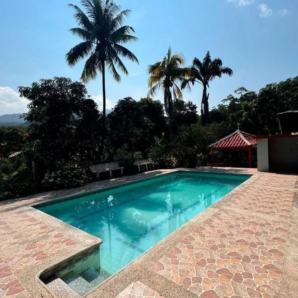Finca Villa Rosita-Tu Paraíso Campestre cerca de Bogotá，位于拉米萨的酒店