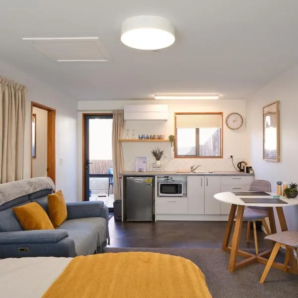 Wanaka Lake Studio (New)，位于瓦纳卡的酒店