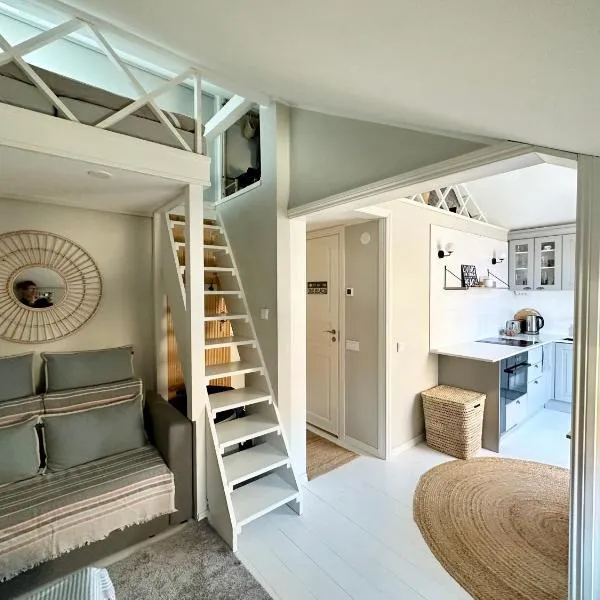 Miniluksus loma-asunto & parveke puuvillassa HUVILAPUISTOSSA，位于汉科的酒店