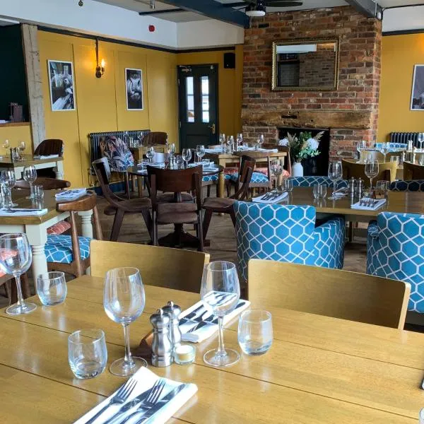 The Kings Head Inn, home of The Acle Steak，位于Acle的酒店