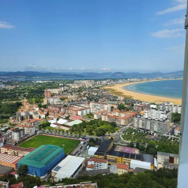 La Torre, vistas a la bahía，位于拉雷多的酒店