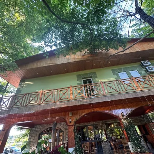 Bar Restaurant Hotel Shinjatari，位于Klos的酒店
