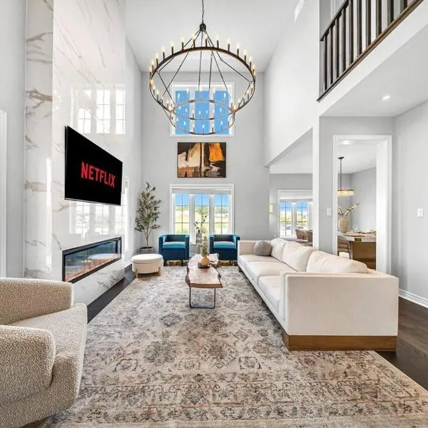 Lavish Home on Hamilton Mountain，位于汉密尔顿的酒店