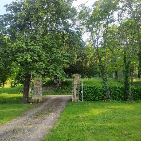 Gite Castillonnes Bastide Périgord 2 Chambres，位于卡斯蒂约内斯的酒店